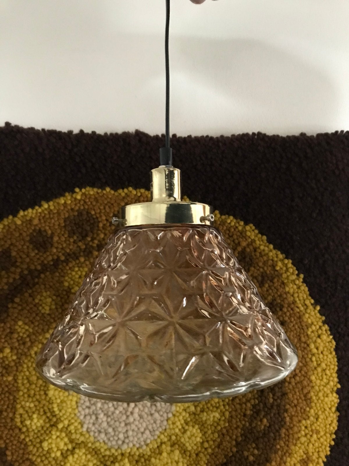 Vintage, zware glazen hanglamp, amberkleurig, Huis en Inrichting, Lampen | Hanglampen, Gebruikt, Glas, Metaal, Ophalen of Verzenden