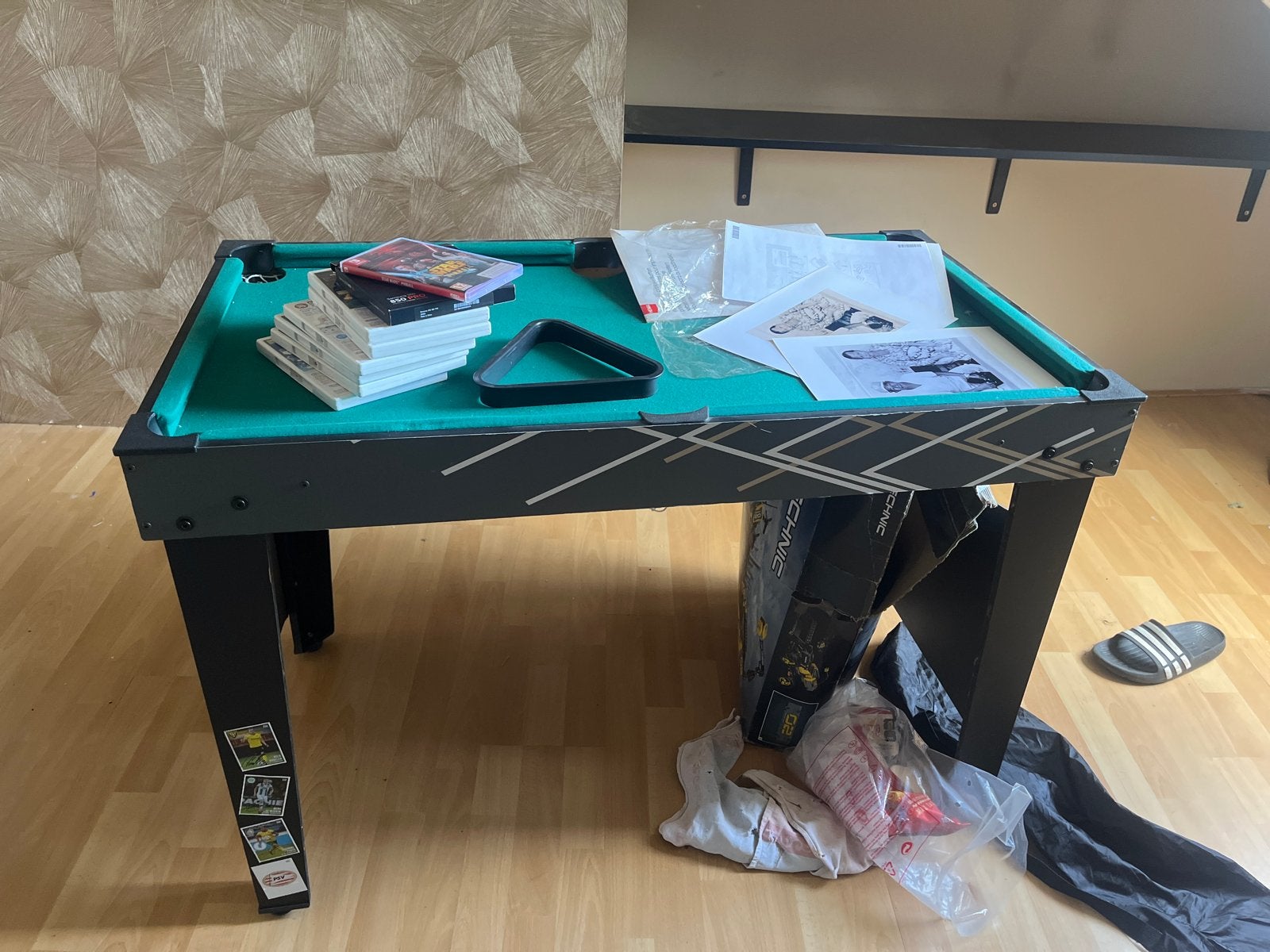 Compacte pooltafel met accessoires en spellen, Een of twee spelers, Ophalen of Verzenden, Gebruikt