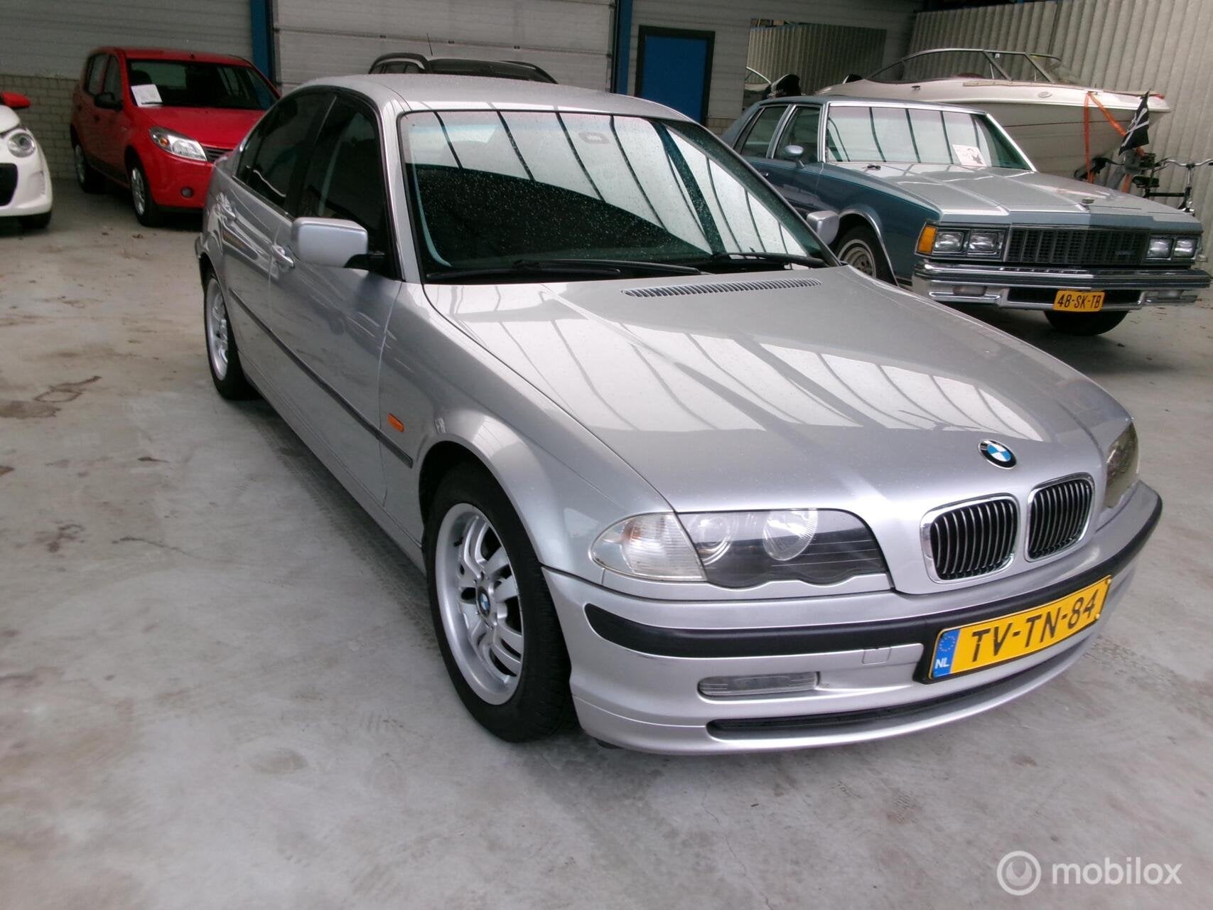 BMW 3-serie 323i, Auto's, Achterwielaandrijving, 2494 cc, 1600 kg, 170 pk