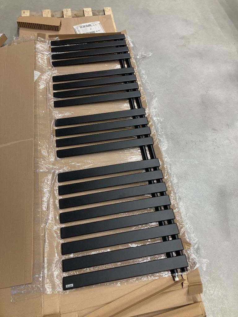 Nieuwe Vasco Aster HF-S Elektrisch 1834 x 600 RAL 9005 Zwart, Hoog rendement (Hr), Radiator, Nieuw, Ophalen of Verzenden