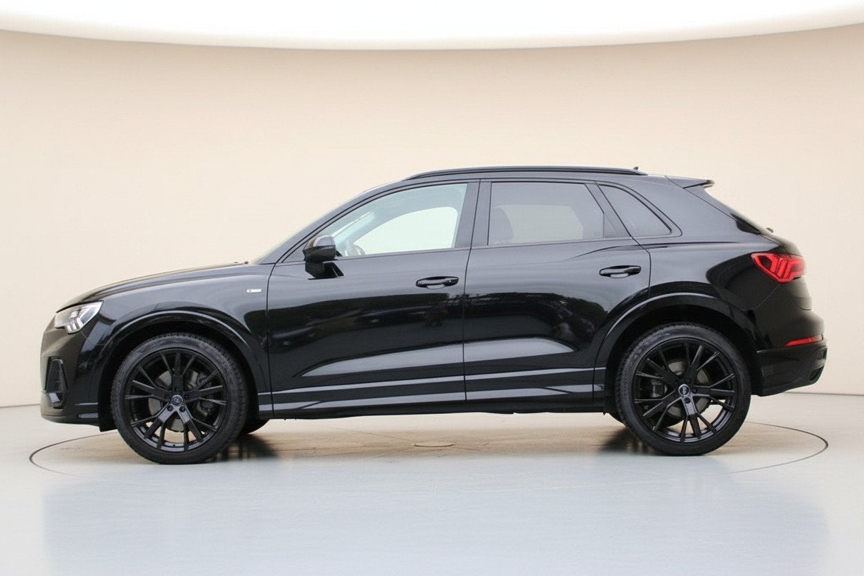 Audi Q3 35 TFSI S-LINE PANO-DAK CAMERA TREKHAAK!, Euro 6, 4 cilinders, 150 pk, Zwart