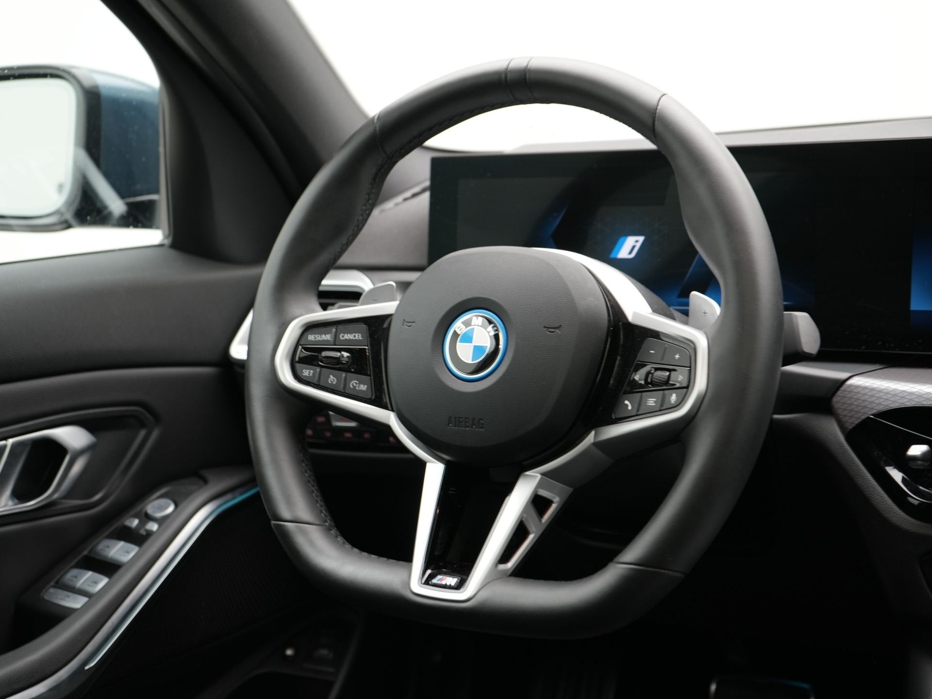 BMW 3 Serie 330e M Sport Pro SoH 100% (bj 2025, automaat), Auto's, Achterwielaandrijving, Gebruikt, 4 cilinders, Met garantie (alle)