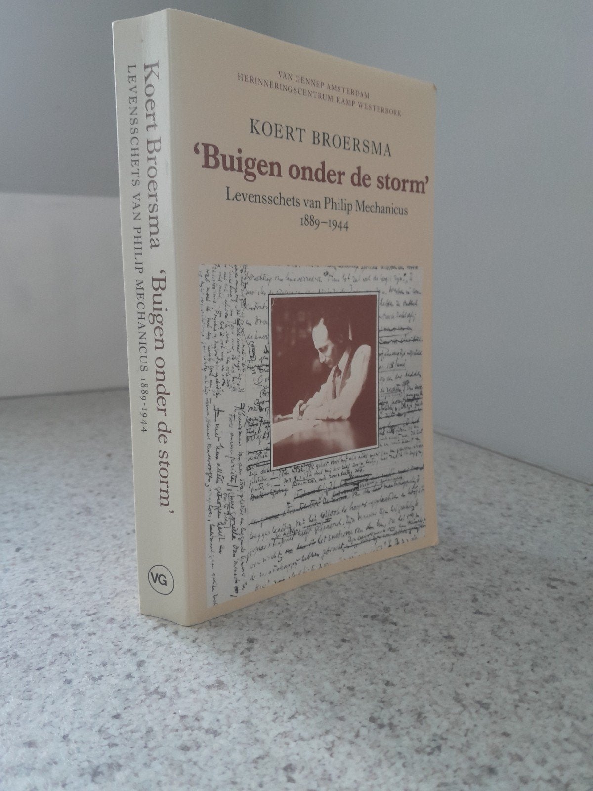 Biografie: Buigen onder de storm., Overige, Zo goed als nieuw, Koert Broersma., Ophalen of Verzenden