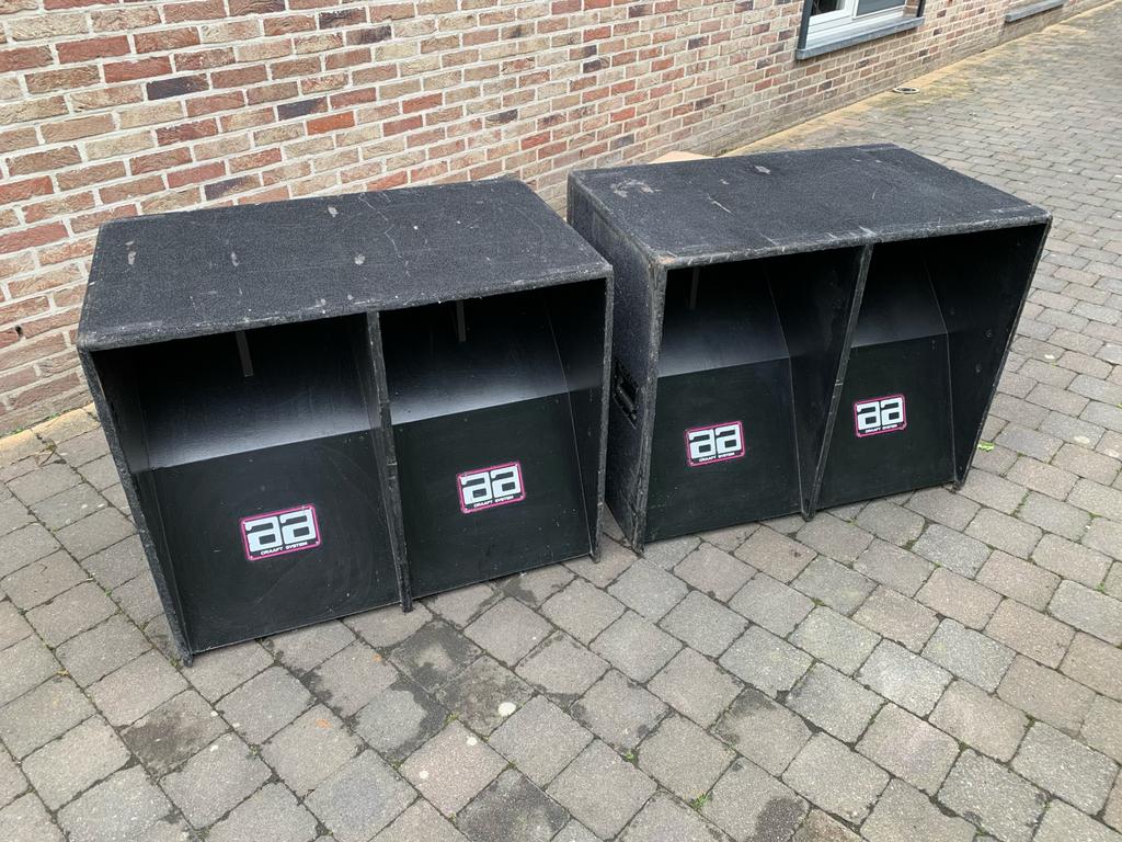 Paar Dubbel 15”  CUBO BASHOORNS. AA CRAAFT., Audio, Tv en Foto, Luidsprekers, Gebruikt, Subwoofer, 120 watt of meer, Ophalen