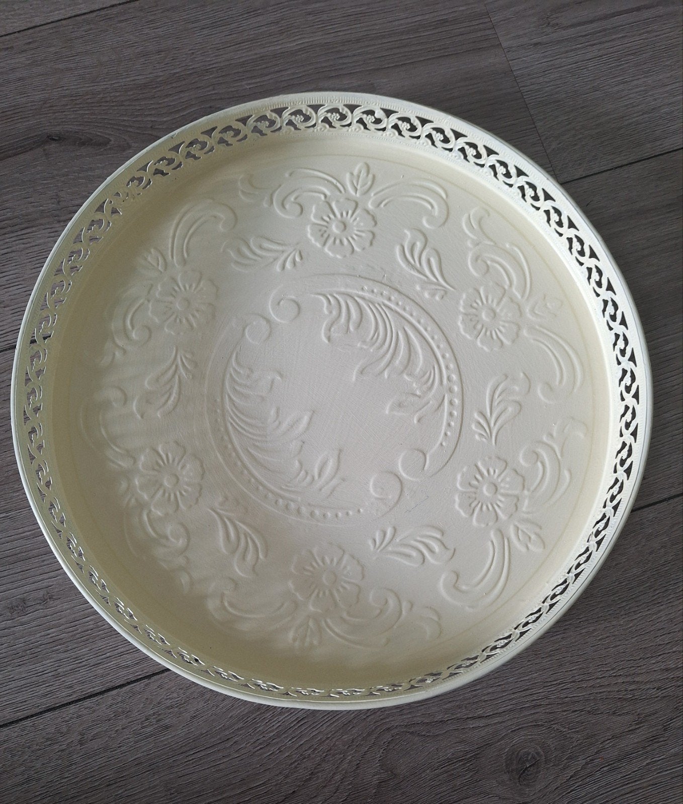 Brocante metalen dienblad crème wit 32 cm, Huis en Inrichting, Rond, Ophalen of Verzenden, Zo goed als nieuw, Dienblad
