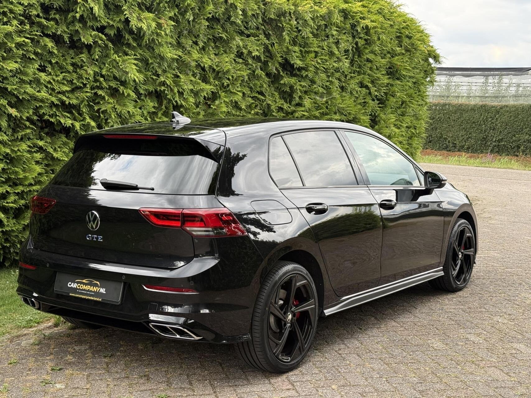 VW Golf GTE|ACC| IQLights| SFEERverlicht|BLack-on-Black, Stof, Gebruikt, 4 cilinders, Met garantie (alle)