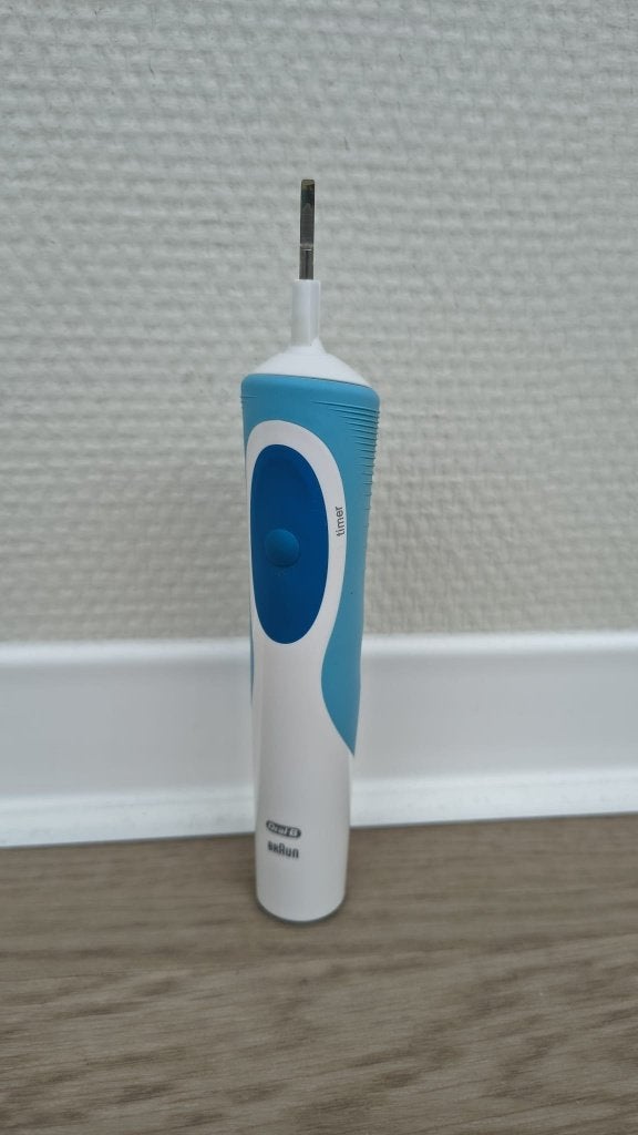 Oral-B Braun elektrische tandenborstel, Ophalen of Verzenden, Zo goed als nieuw, Tandenborstel