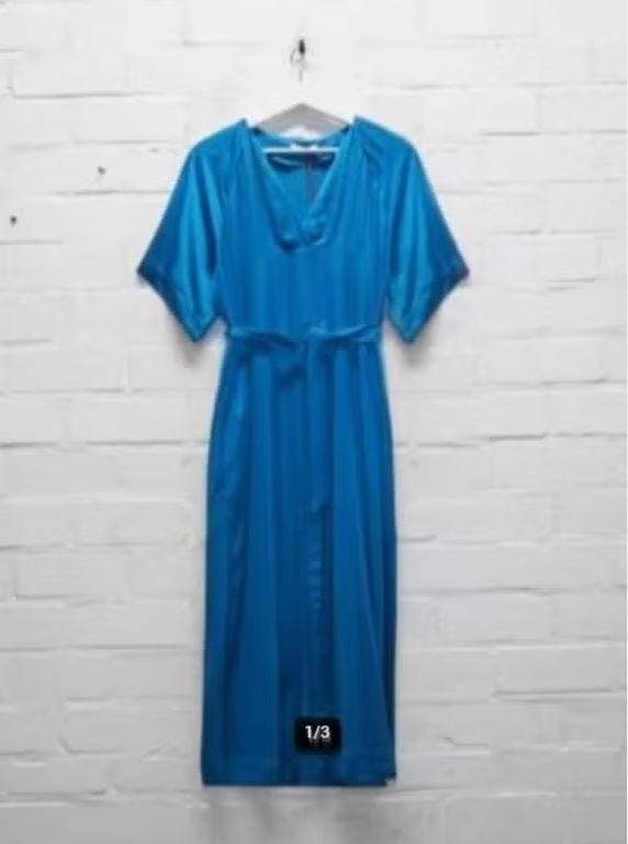 Just in Case - Prachtige satijnen Jurk maat 34 - Nieuw, Kleding | Dames, Blauw, Nieuw, Ophalen of Verzenden, Maat 34 (XS) of kleiner