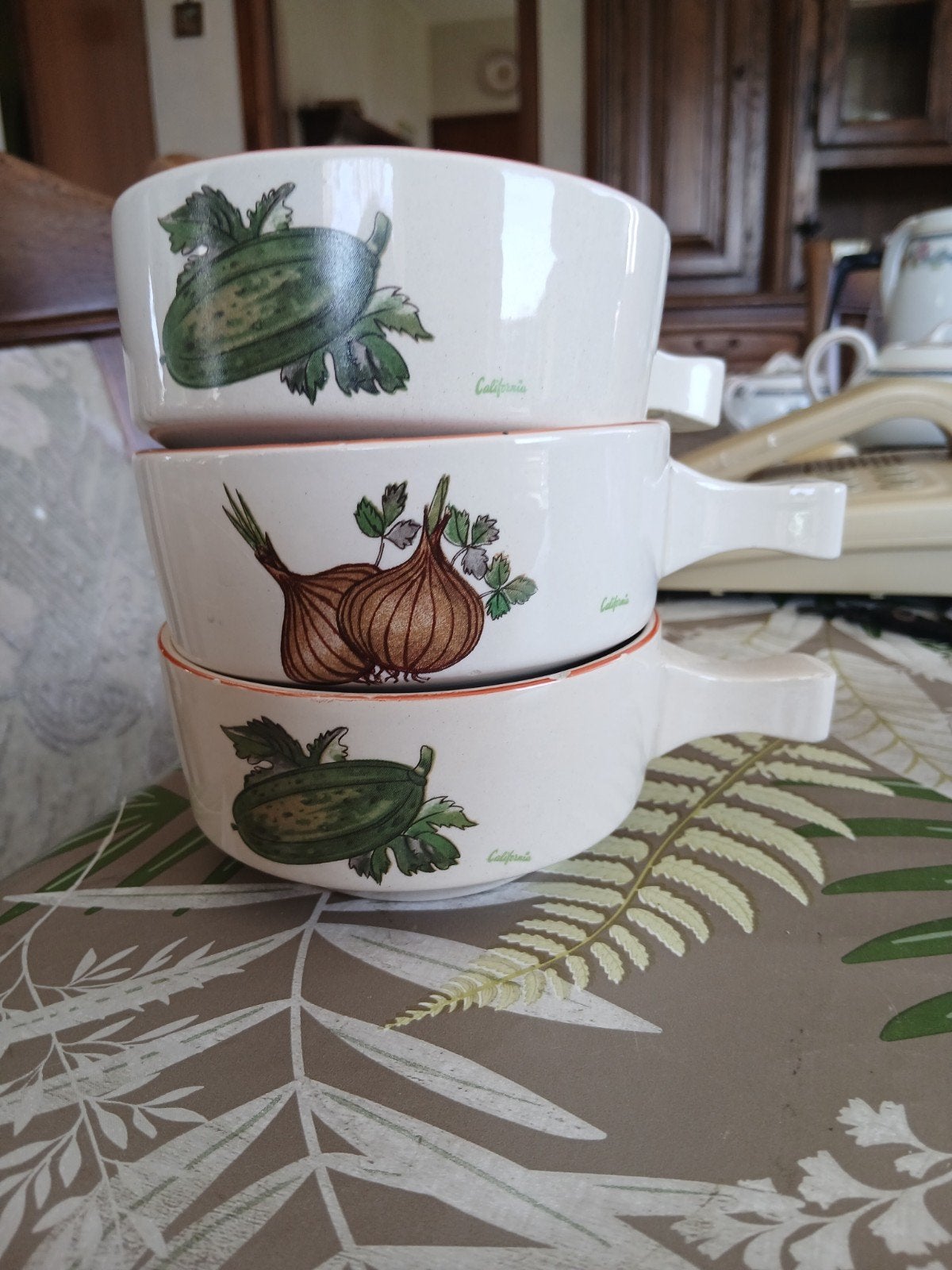 Set van 3 vintage soepkommen met handvat - California, Ophalen of Verzenden