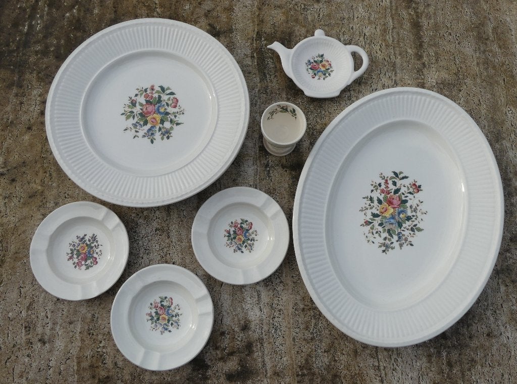 Wedgwood Conway Ontbijt Borden Schaal Asbakken Theezakjes, Huis en Inrichting, Klassiek, Nieuw, Ophalen of Verzenden, Bord(en)