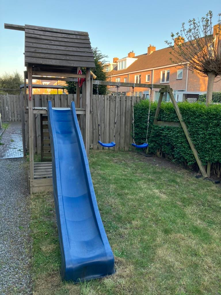 Wickey speeltoestel met glijbaan en schommels, Ophalen, Zo goed als nieuw