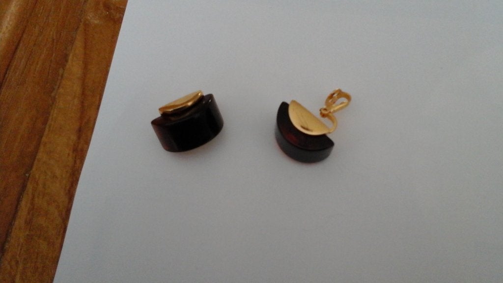 Trifari oorbellen.  Kunio Matsumoto, Sieraden, Tassen en Uiterlijk, Overige materialen, Verzenden, Zo goed als nieuw, Knopjes of Stekers