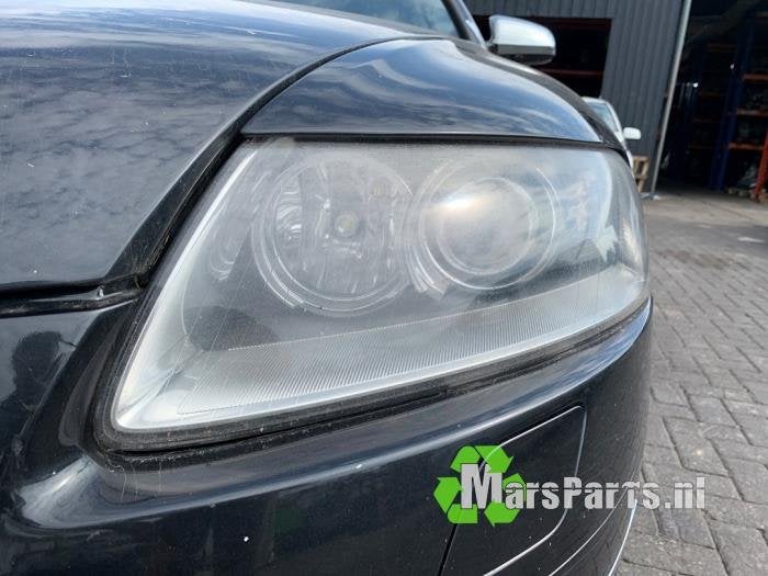 Koplamp links van een Audi A6