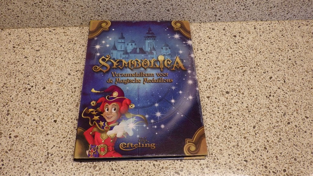 mooi symbolica verzamelalbum met medaillon munten, Verzamelen, Efteling, Ophalen of Verzenden, Gebruikt, Overige typen