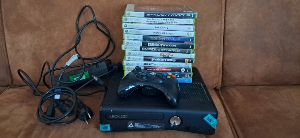 Xbox 360 met controller en 12 spellen, Spelcomputers en Games, Ophalen, Gebruikt, Shooter, 1 speler
