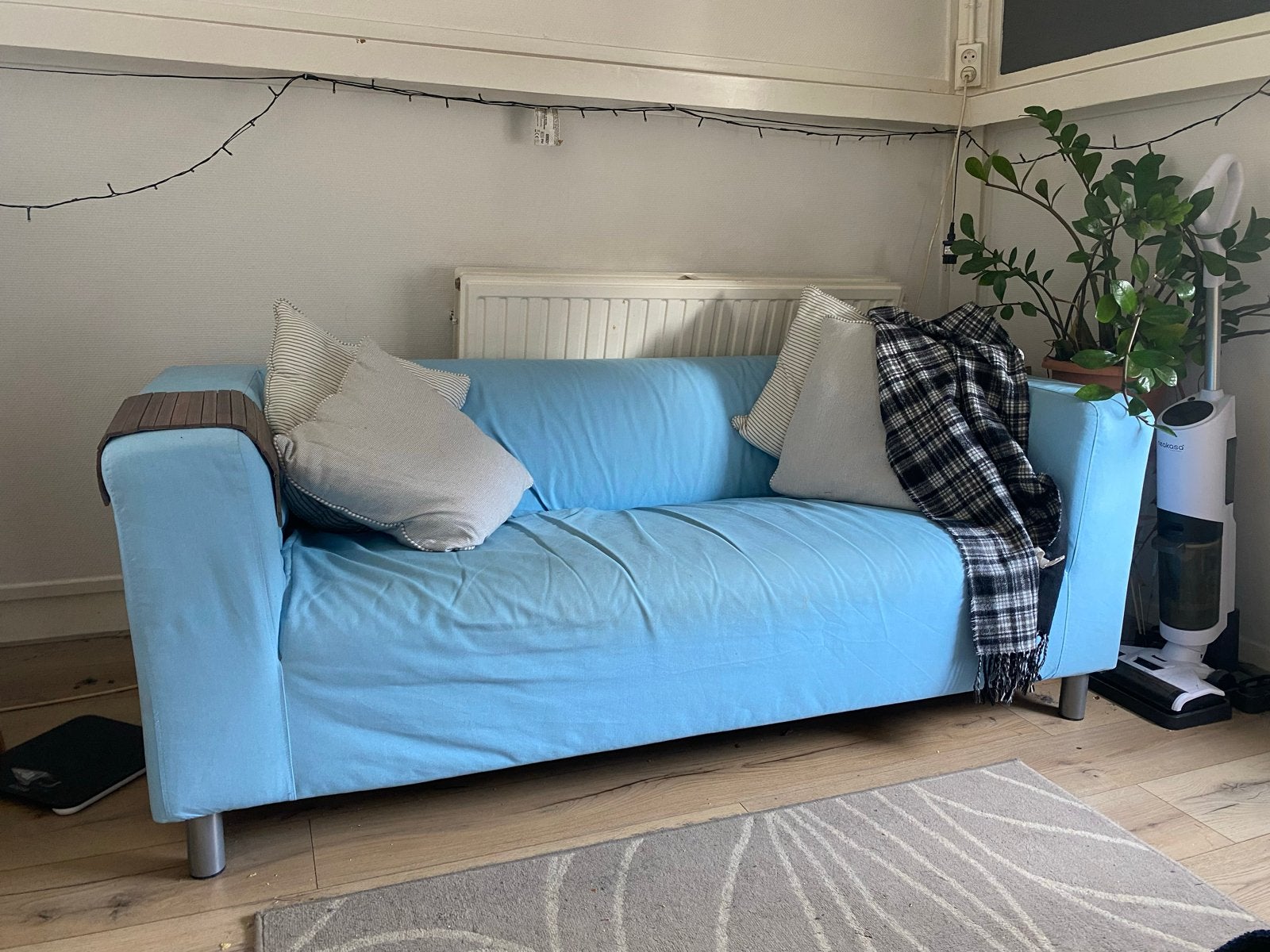 KLIPPAN Comfortabele blauwe tweezitsbank met kussens, Ophalen, Gebruikt, 150 tot 200 cm, Tweepersoons