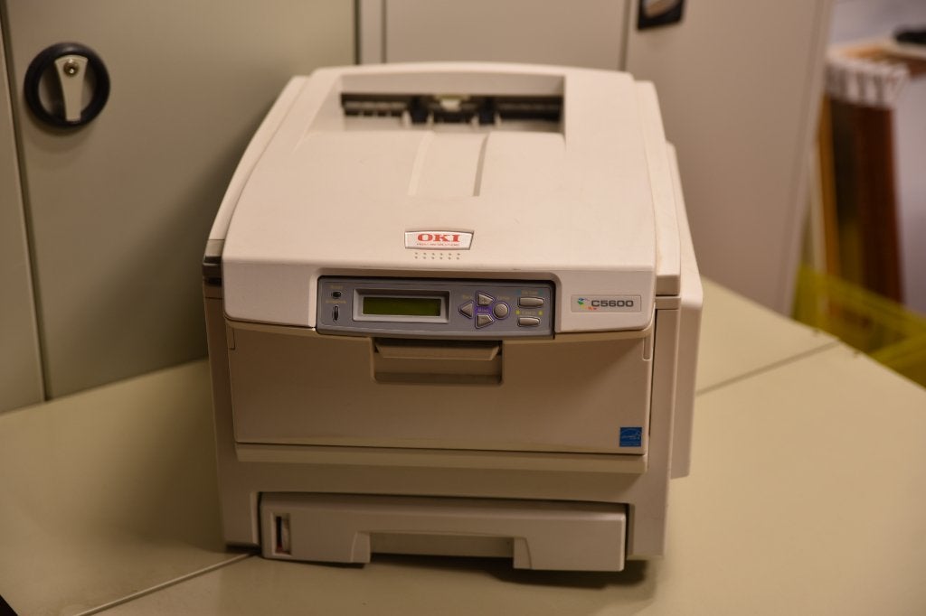 OKI C5600n kleurenlaserprinter, Ophalen, Kleur printen, Printer, Zo goed als nieuw