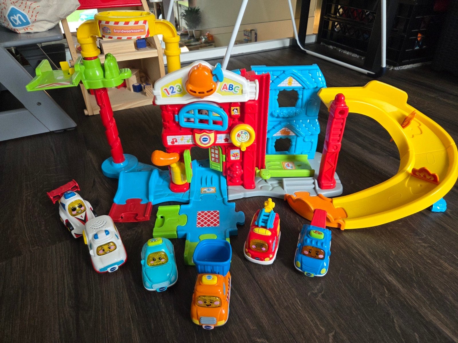 VTech Toet Toet Auto's en Brandweerkazerne speelset, Ophalen of Verzenden, Gebruikt, 6 maanden tot 2 jaar