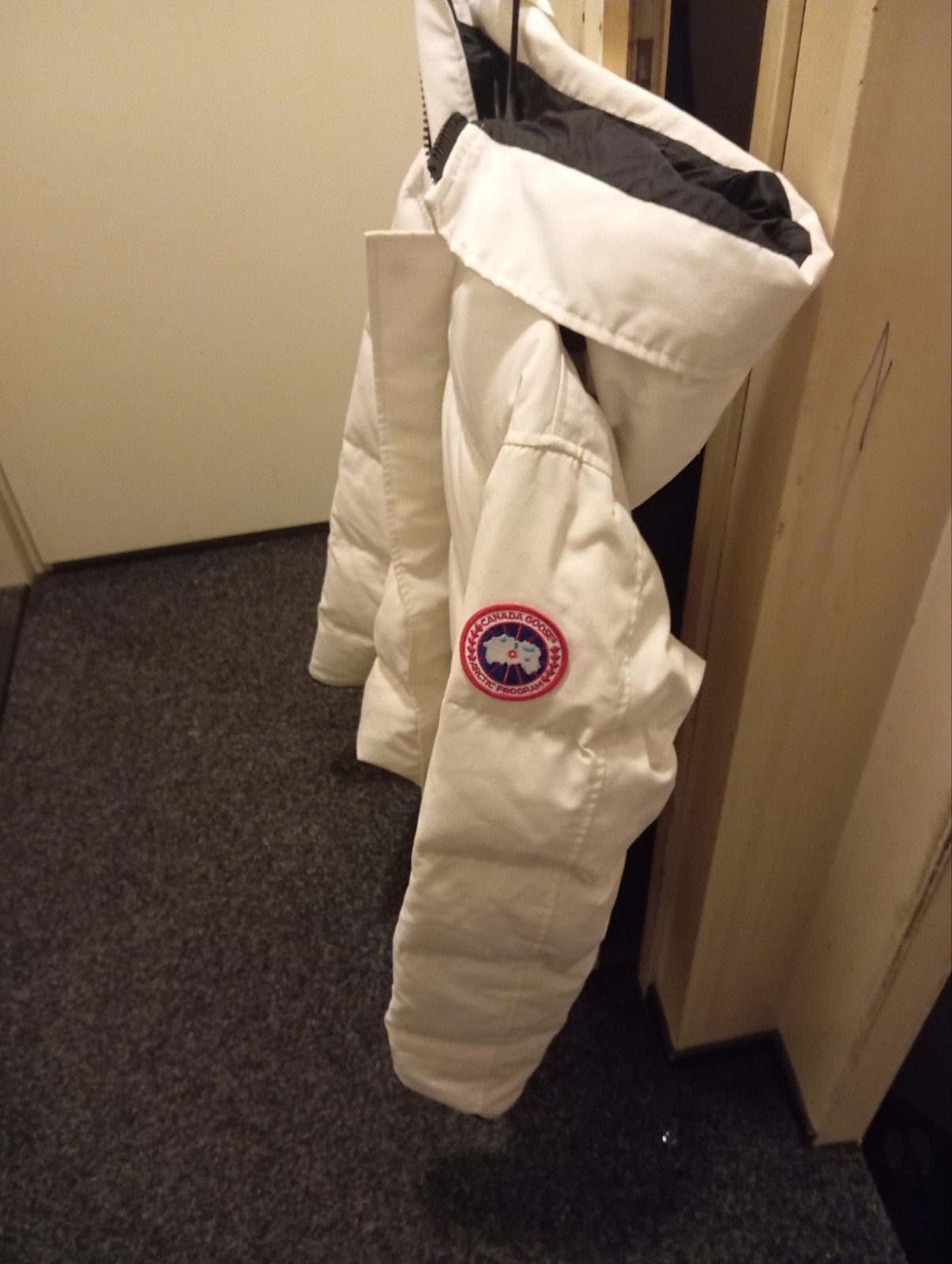 Canada Goose jas maat M - Topstaat, warme winterjas, Maat 48/50 (M), Wit, Canada Goose, Ophalen of Verzenden