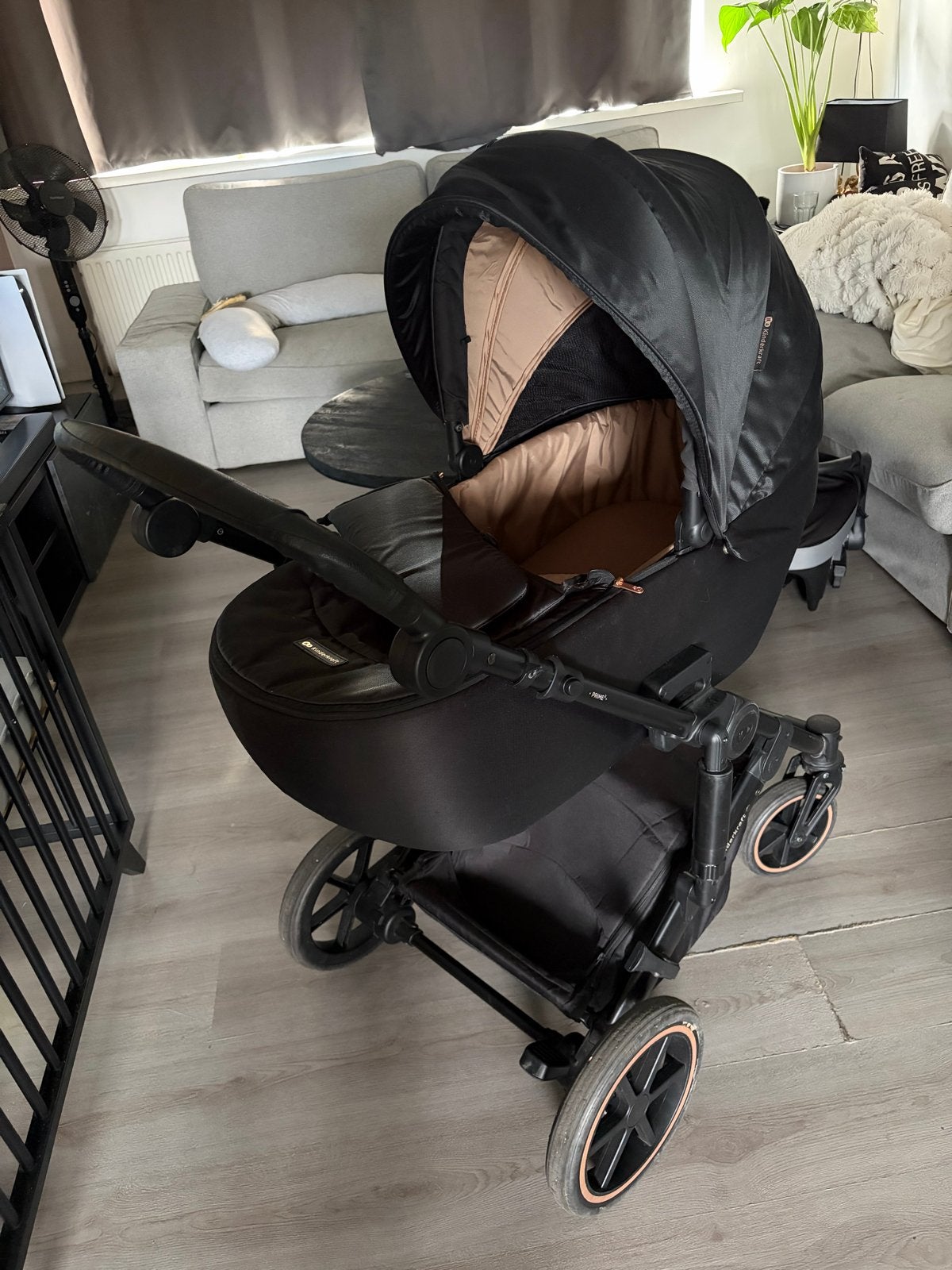 Kinderkraft  - Zwart met Roségoud accenten, Verstelbare duwstang, Zo goed als nieuw, Combiwagen, Ophalen