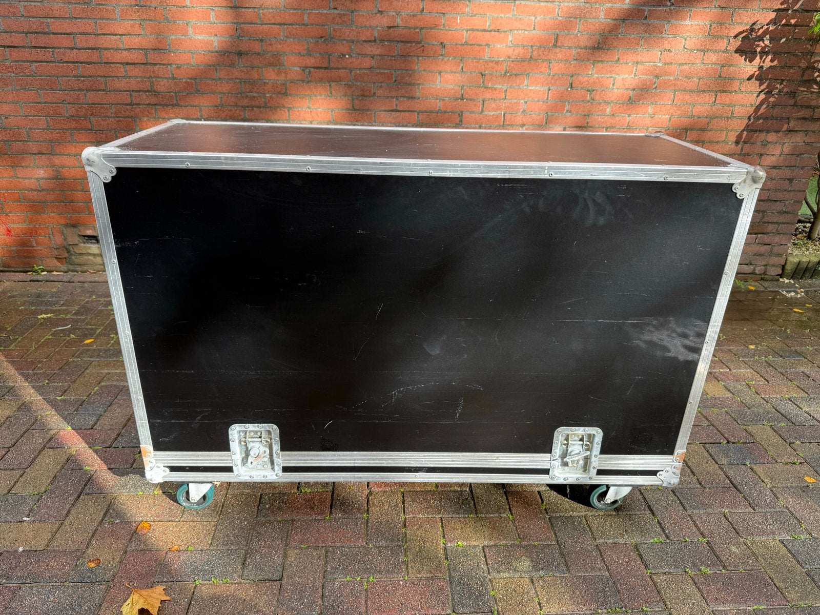 Flightcase op wielen, Ophalen, Gebruikt