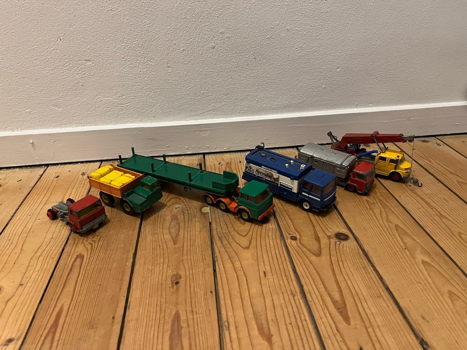 Vintage speelgoedvrachtwagens en -voertuigen, Ophalen of Verzenden, Gebruikt, Bus of Vrachtwagen, SIKU