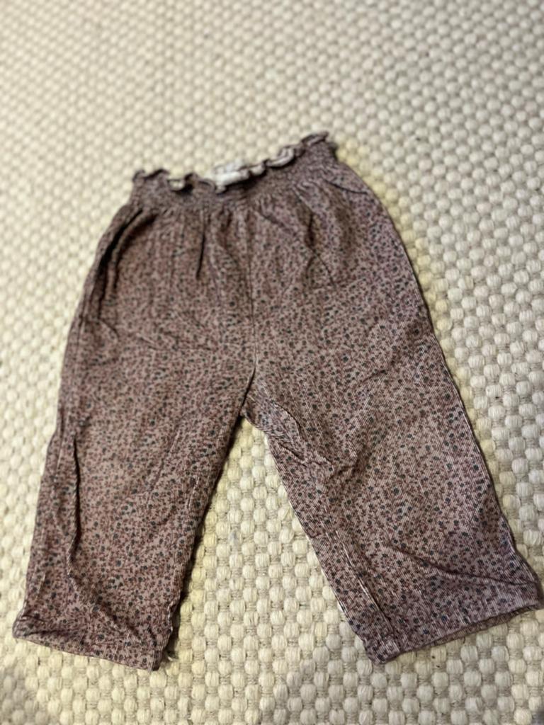 Lila bloemetjesbroekje van Mango, maat 80, Kinderen en Baby's, Babykleding | Overige, Ophalen of Verzenden, Zo goed als nieuw