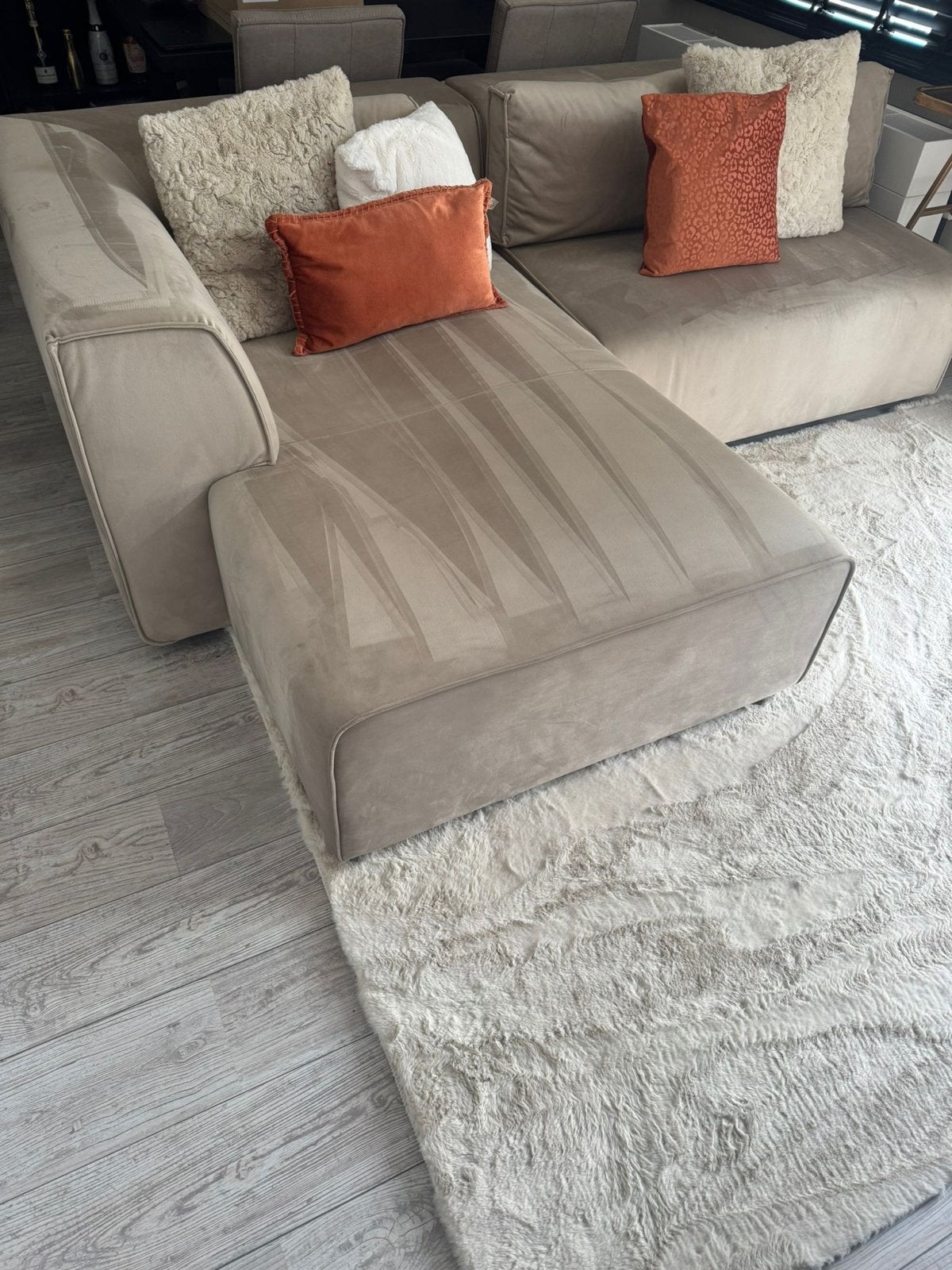 Moderne champagne kleurige bank van het merk colmore, Huis en Inrichting, Banken | Bankstellen, Ophalen, 250 tot 300 cm, Gebruikt