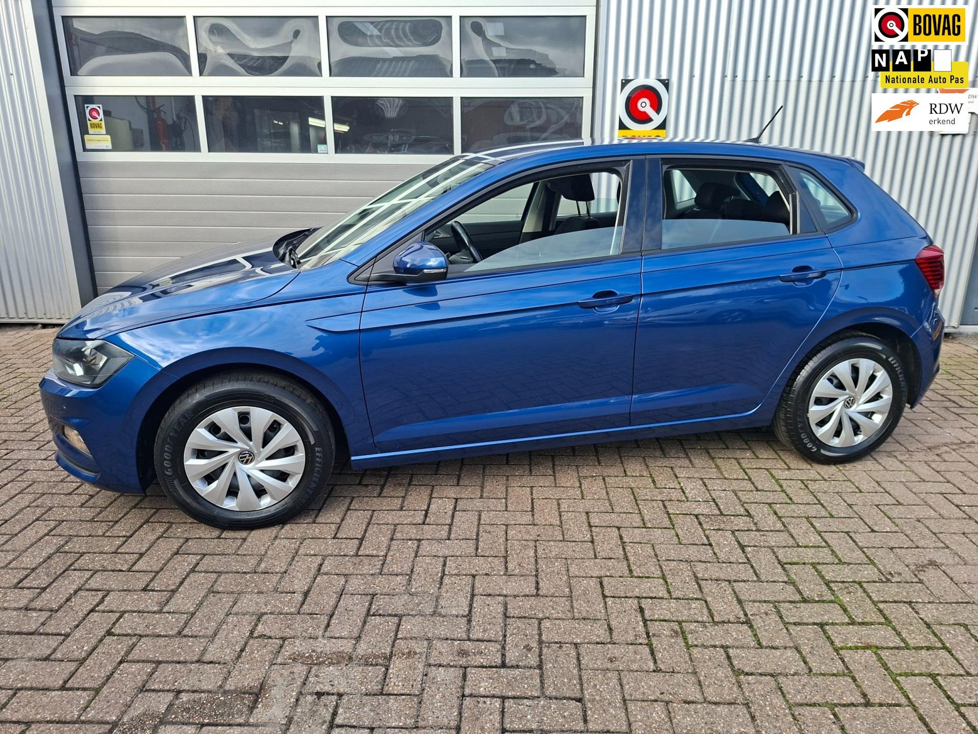 Foto 2 van Volkswagen Polo 1.0 TSI Apple car Ecc 95 PK Cruise PDC v+a