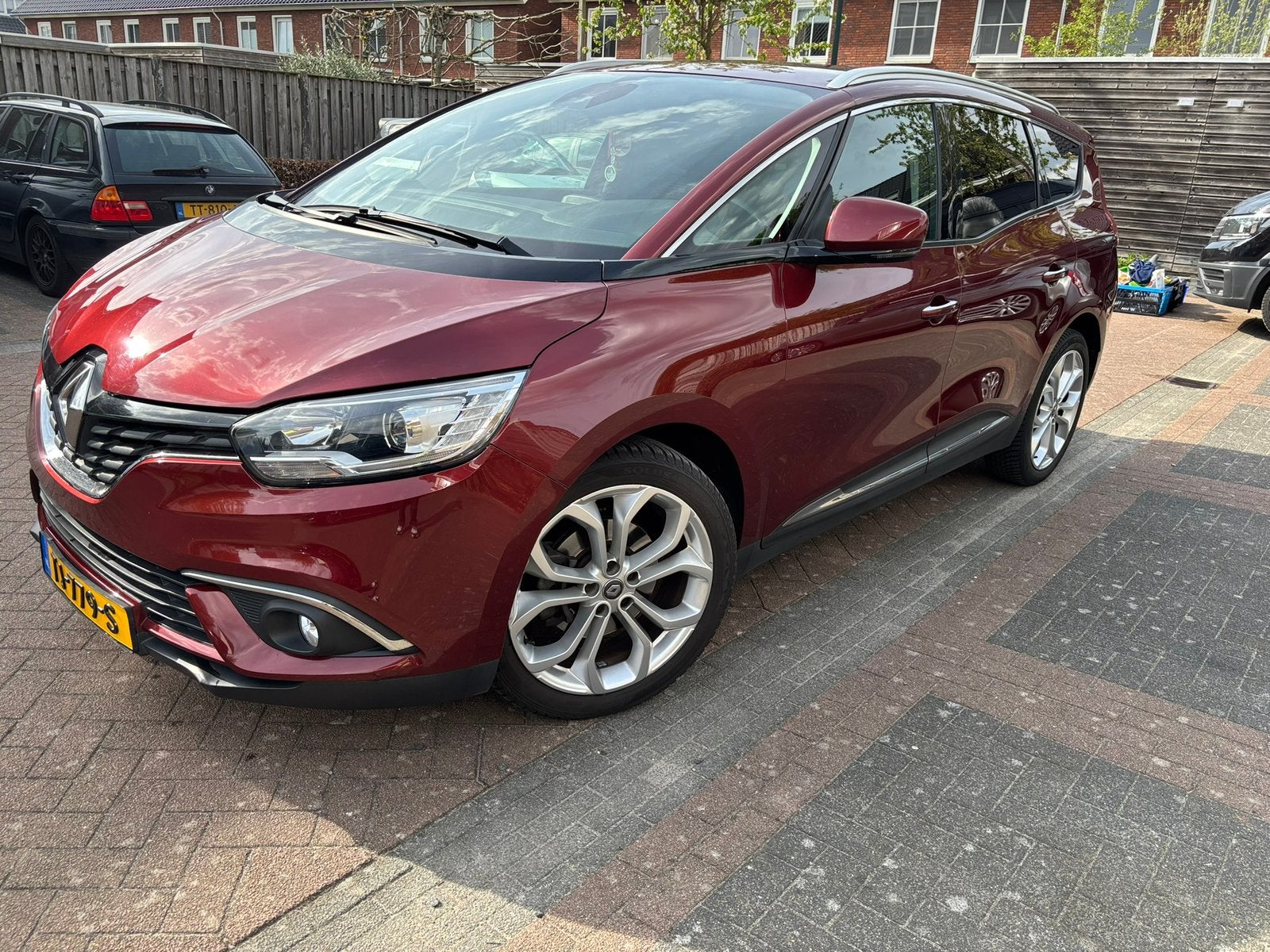 Renault Grand Scenic 1.2 Energy TCe 115pk 7pl. 2017 Rood, Auto's, Renault, Voorwielaandrijving, 4 cilinders, 1850 kg, 7 stoelen