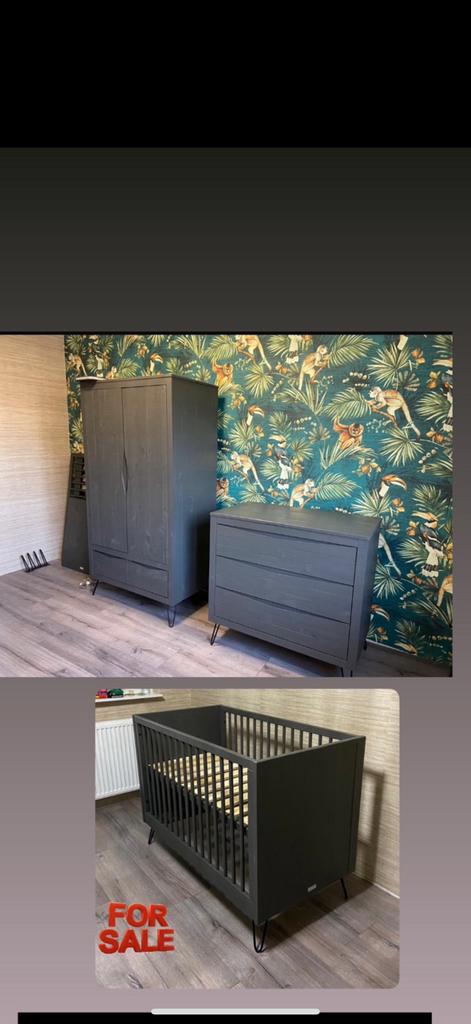 Babykamer 3 delig donkergrijs, Ophalen, Zo goed als nieuw, Jongetje of Meisje