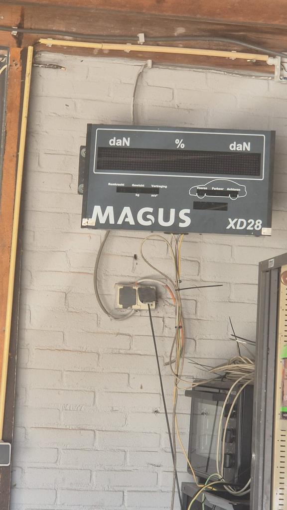 Magus xd28 remmenbank is gekeurd, Auto diversen, Ophalen of Verzenden