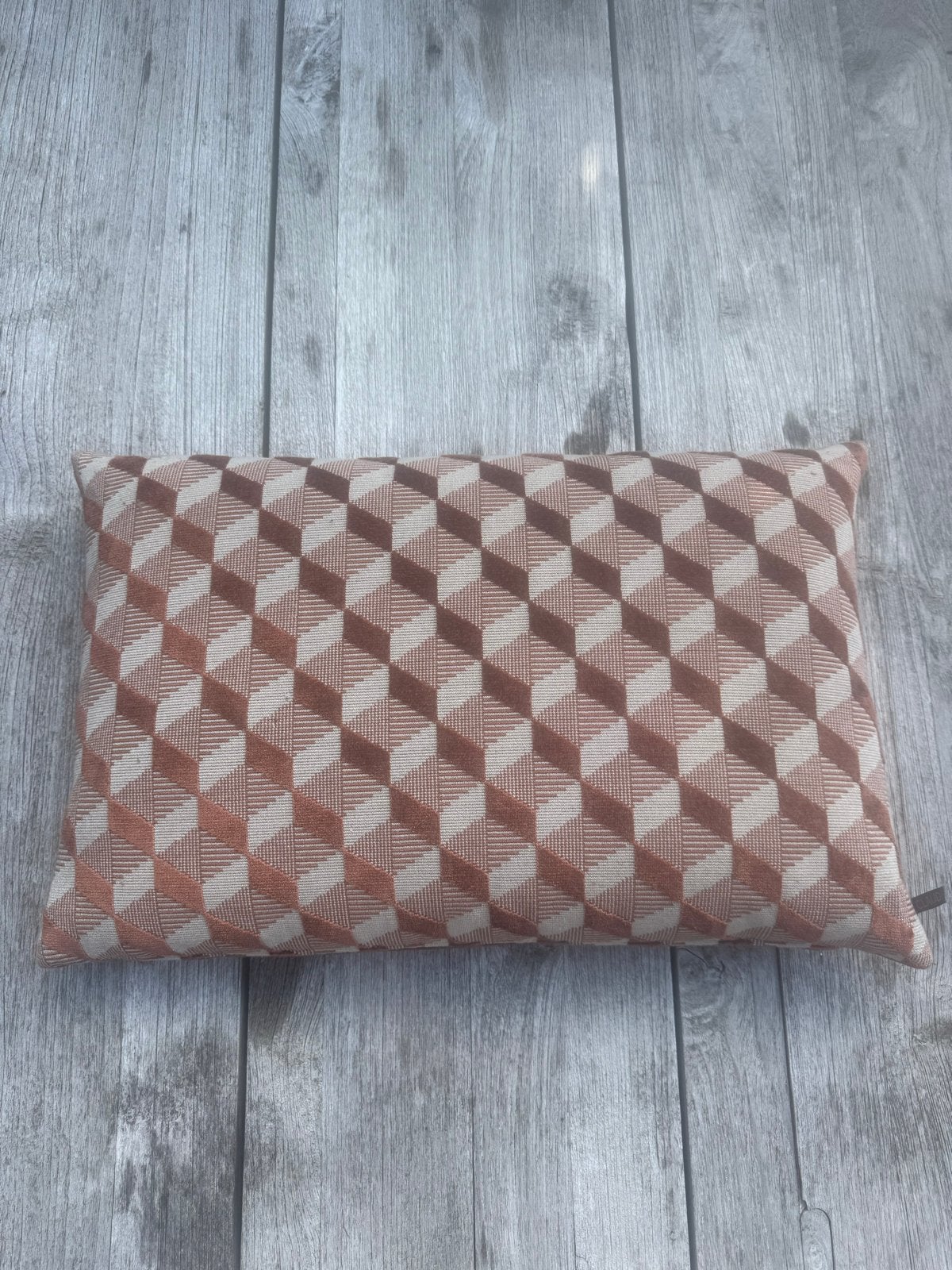 2x Claudi Sierkussen 40x60 cm - Zo goed als nieuw, Huis en Inrichting, Ophalen, Meerkleurig, Zo goed als nieuw, Sierkussen