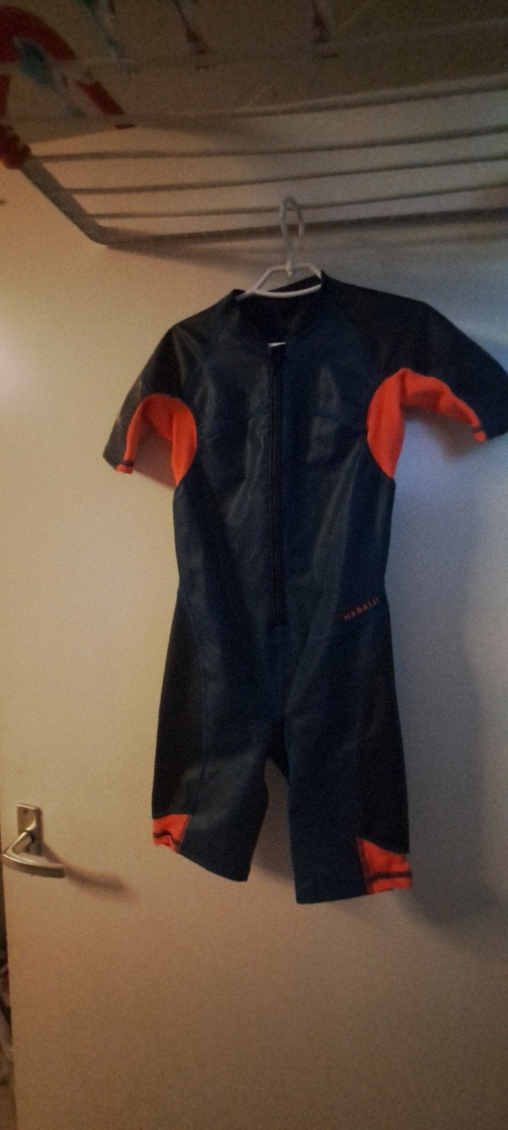 Zwempak met korte pijpen 110, Kinderen en Baby's, Kinderkleding | Kinder-zwemkleding, Ophalen, Jongen of Meisje, Badpak, Zo goed als nieuw
