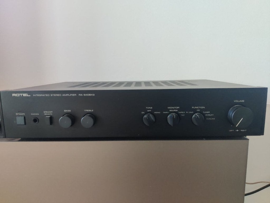 Rotel versterker RA 840BX3 geïntegreerde stereoversterker, Ophalen of Verzenden, Gebruikt, 120 watt of meer, Overige merken