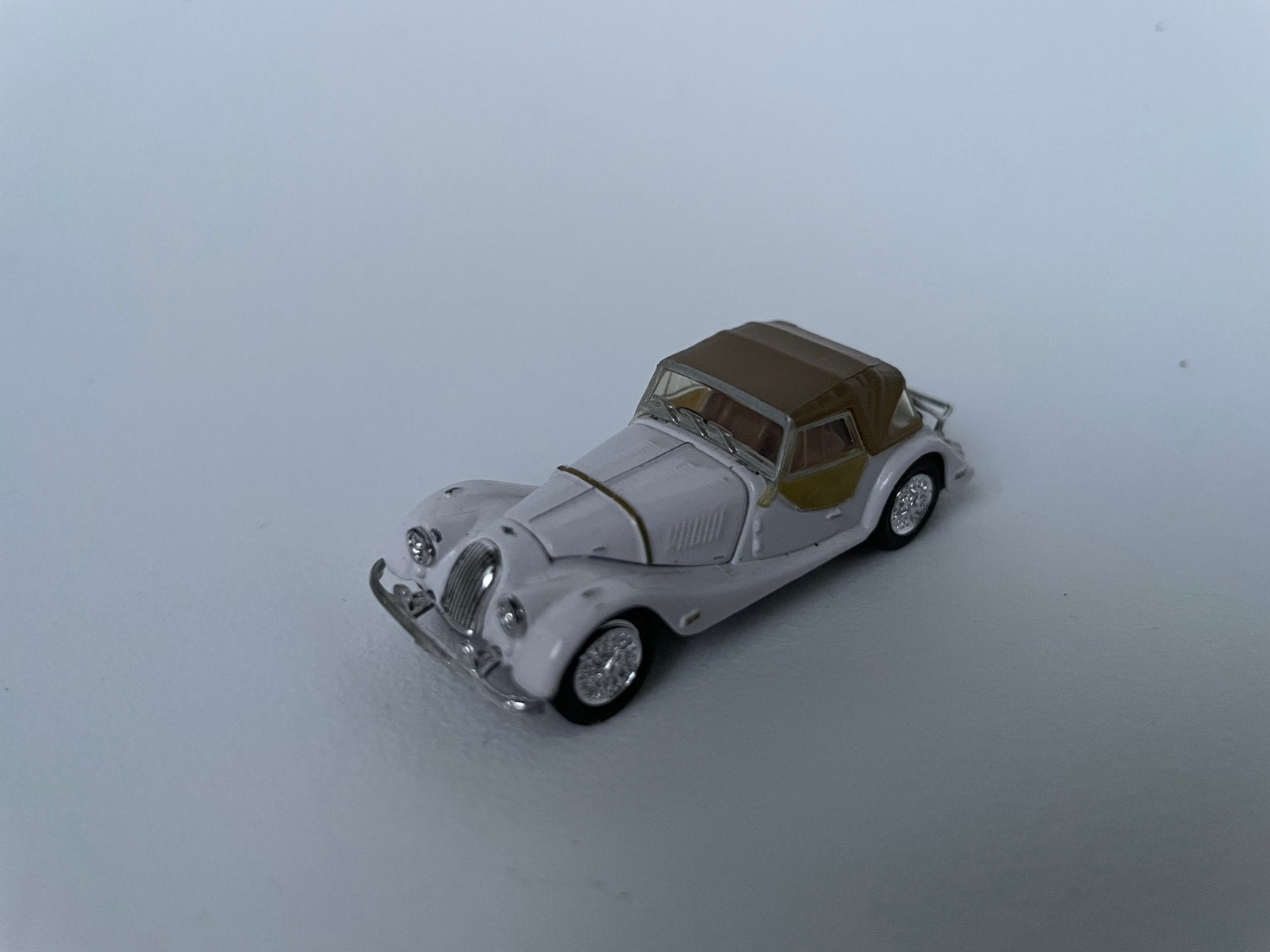 model Morgan (4 +4 4/4 six plus 8), wit, 1/72 Schuco, Ophalen of Verzenden, Gebruikt, Auto