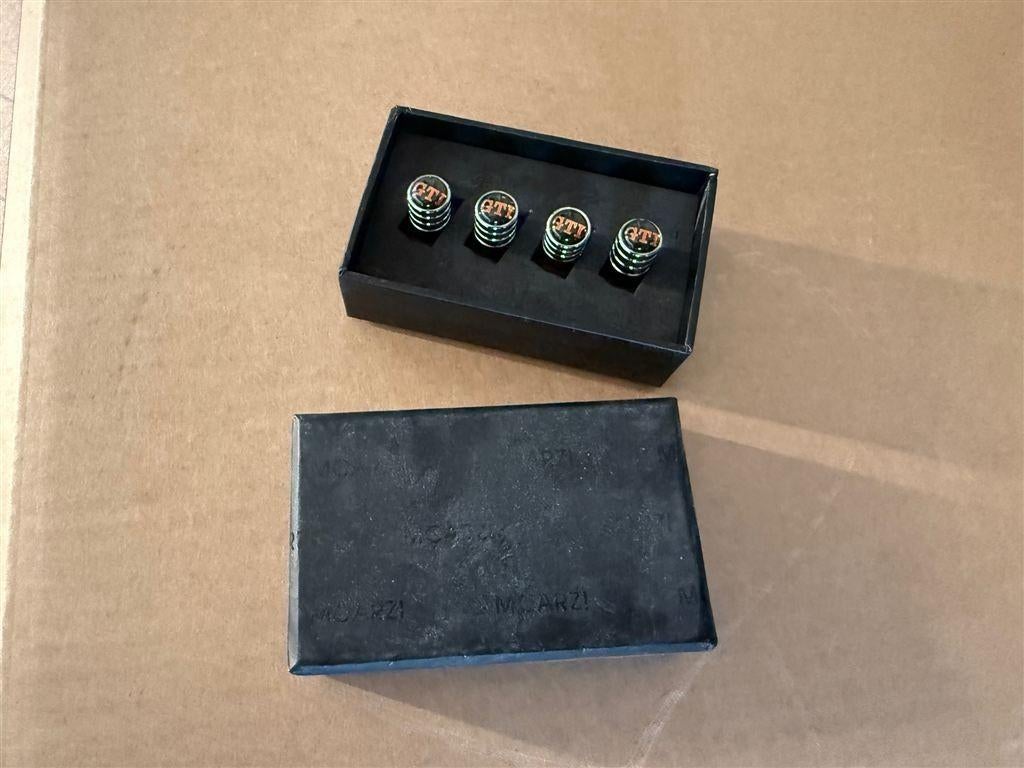 Ventieldopjes met GTI logo nieuw 4 stuks, Ophalen of Verzenden
