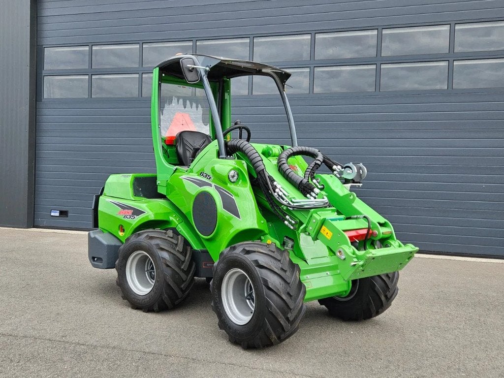 Avant 635i Rental mini-shovel (bj 2024), Wiellader of Shovel