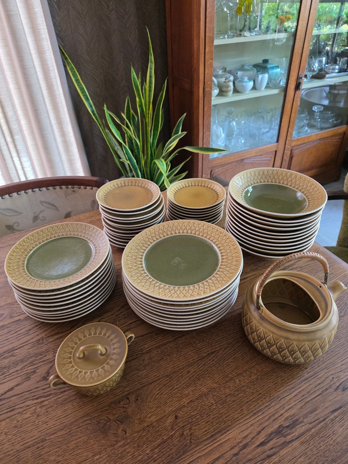 Vintage Deens 53-delig Jens H Quistgaard 'Relief' Servies, Ophalen