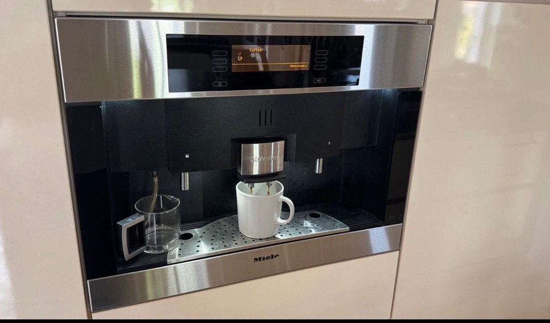 Miele inbouw-koffievolautomaat, Ophalen, Zo goed als nieuw, Koffiemachine