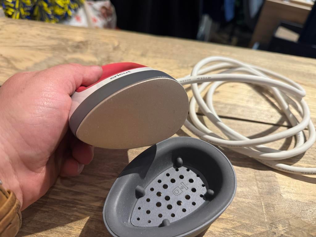 Cricut EasyPress Mini - Compacte hittepers voor kleine proje, Ophalen of Verzenden, Zo goed als nieuw, Strijkijzer met snoer