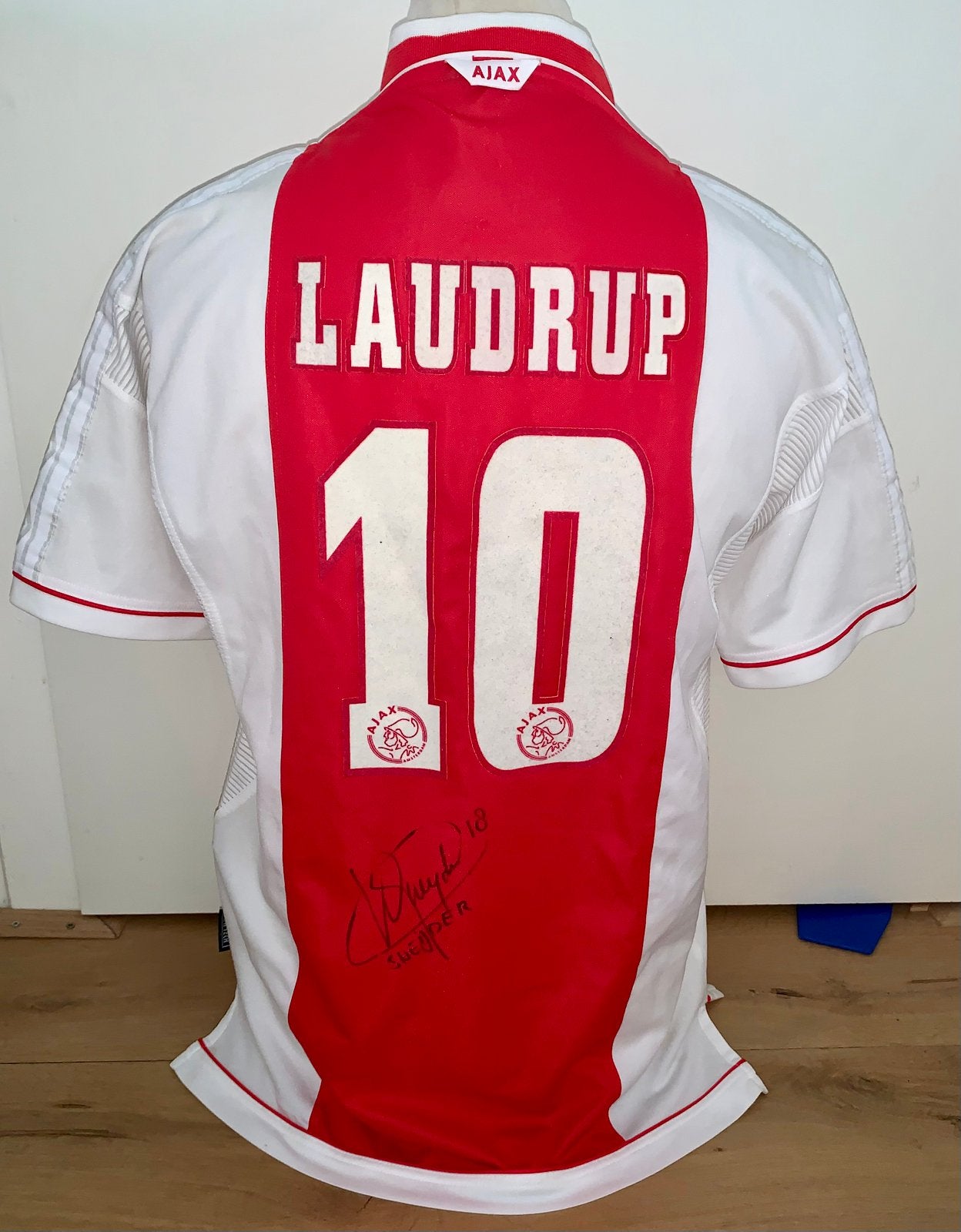 Ajax Laudrup origineel gesigneerd shirt, Maat L, Ophalen of Verzenden, Zo goed als nieuw, Shirt