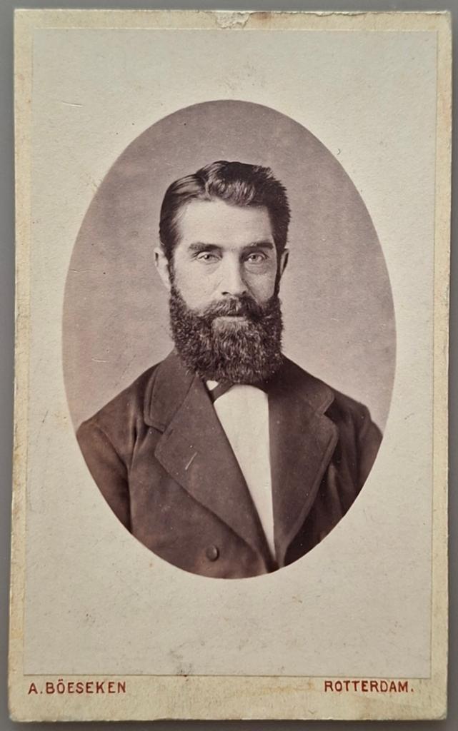 254 cdv serieuze baard Rotterdam fotograaf A. Böeseken, Ophalen of Verzenden, Voor 1940, Gebruikt, Overige onderwerpen