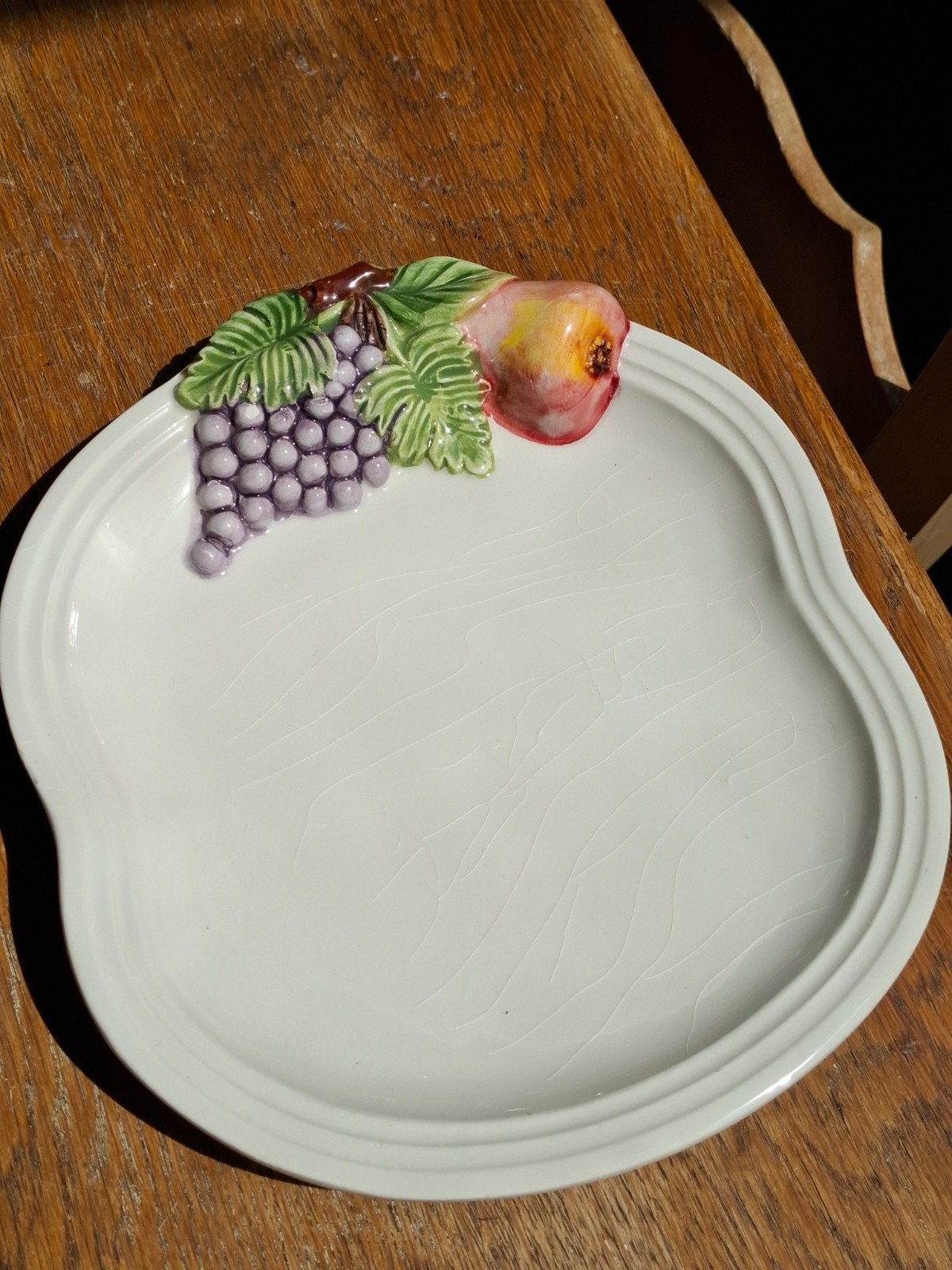 Bordje Dipinto met fruitornament., Ophalen