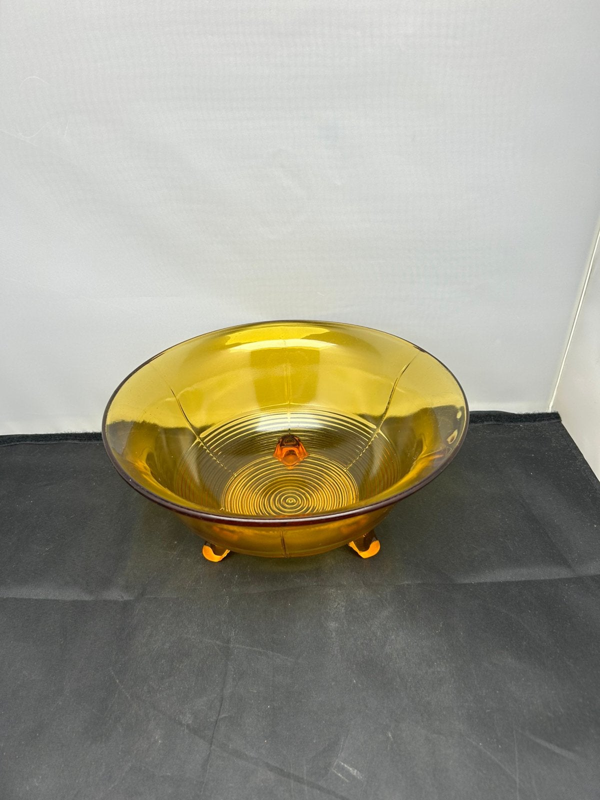 Art Deco amber glazen schaal op pootjes- vintage fruitschaal, Antiek en Kunst, Ophalen