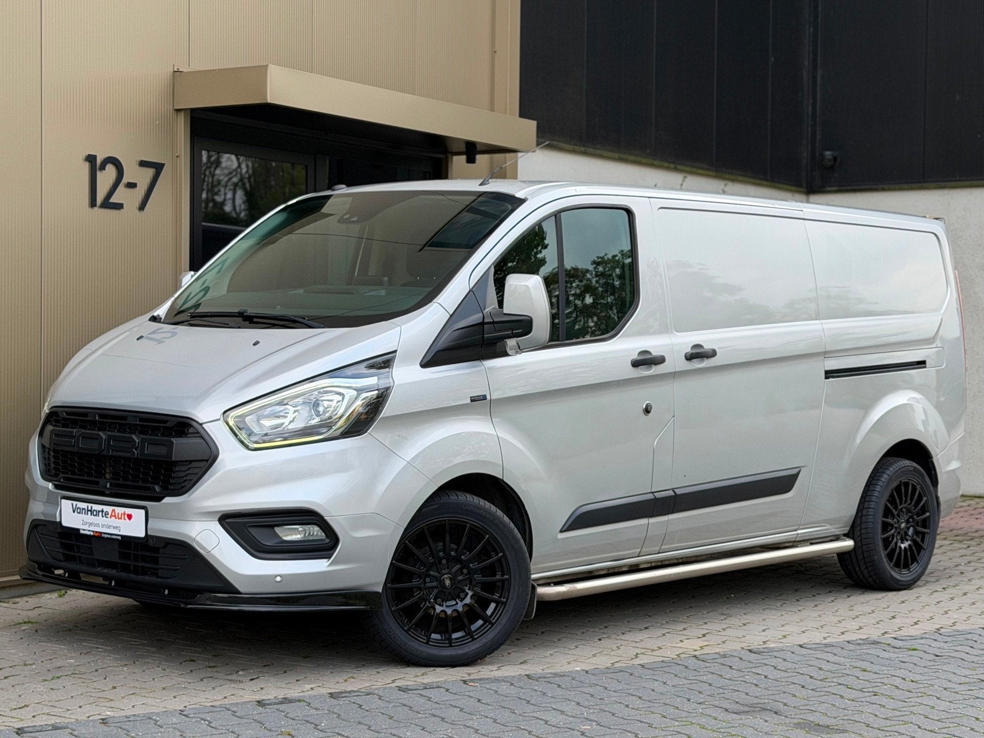 Ford Transit Custom 300 2.0 TDCI|L2H2|Limited|Carplay|1e eig, Voorwielaandrijving, Dealer onderhouden, 15 km/l, Euro 6