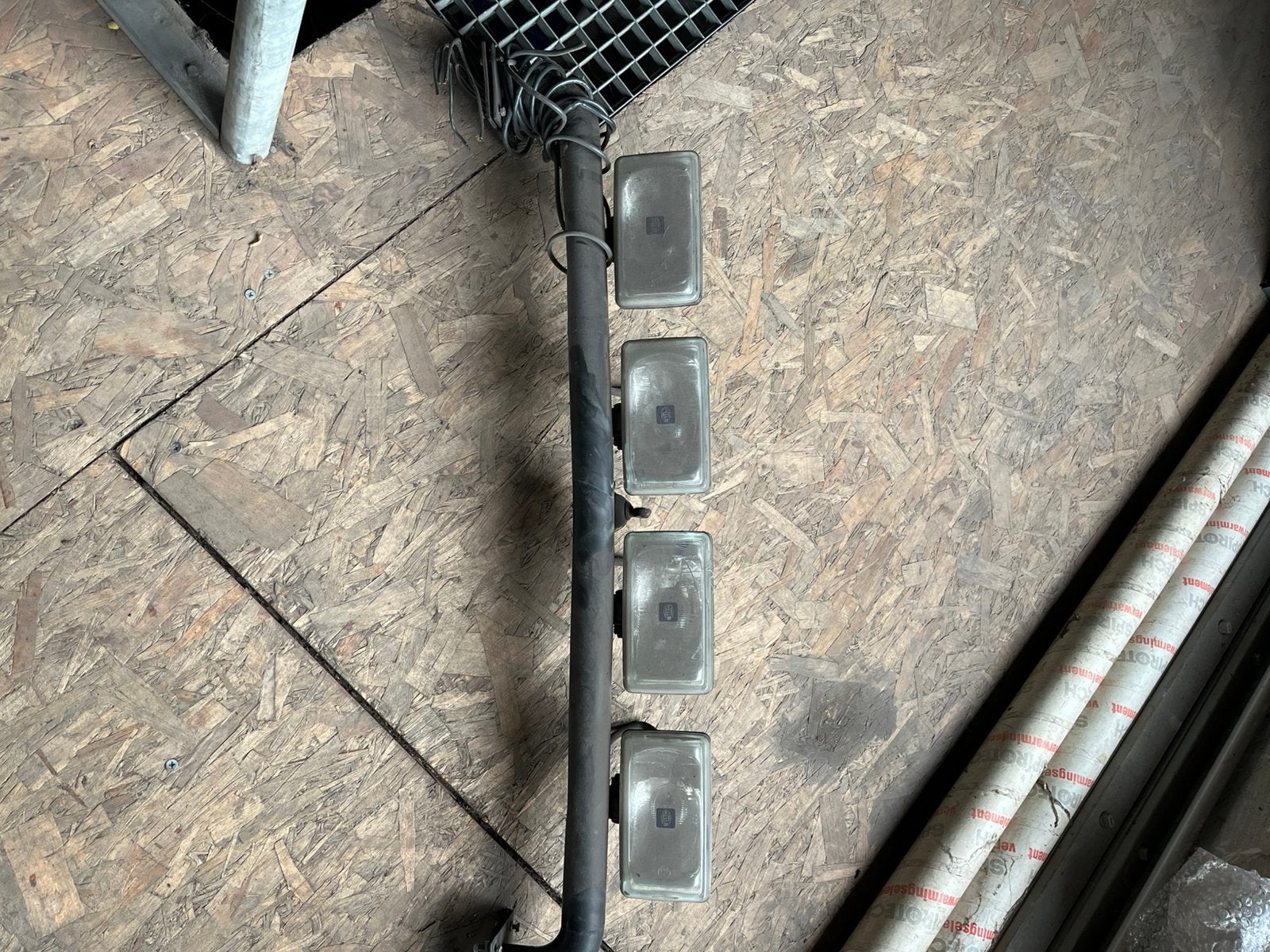 Lampenbeugel met 4 Hella verstralers, Ophalen, Gebruikt