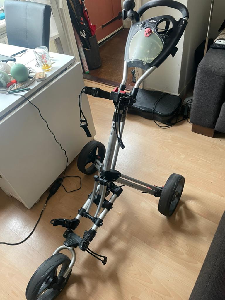 Zeer mooie 3 wheel trolley, Sport en Fitness, Golf, Ophalen of Verzenden, Zo goed als nieuw, Tas