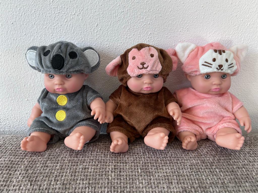 Baby pop 3 schattige babypoppen in dierenpakjes, Ophalen of Verzenden, Zo goed als nieuw, Babypop