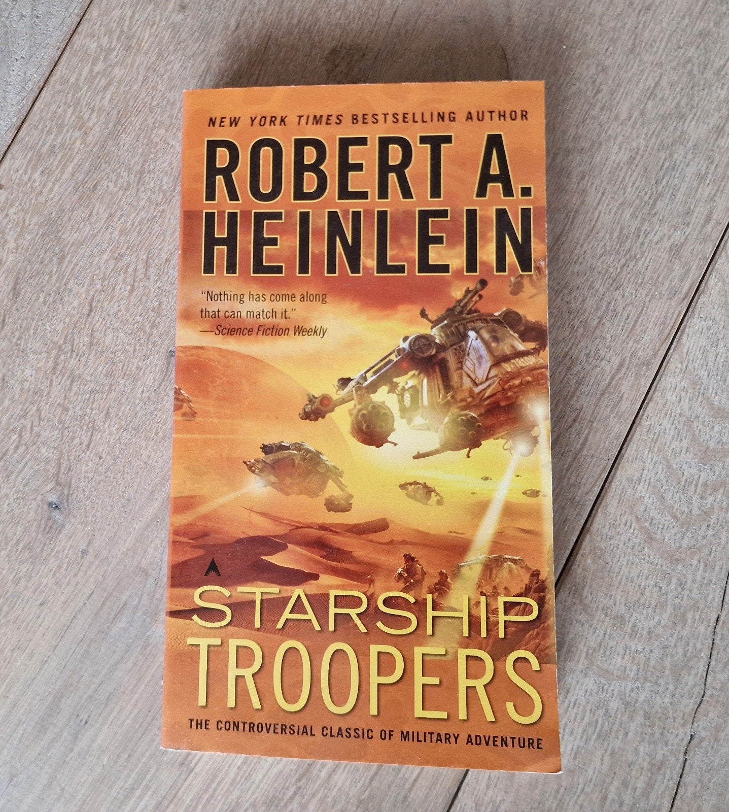 Starship Troopers - Robert A. Heinlein (Engels), Ophalen of Verzenden, Zo goed als nieuw, Robert A heinlein